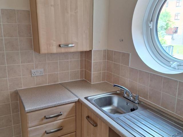 Flat for rent in Joiner's Square, Hanley