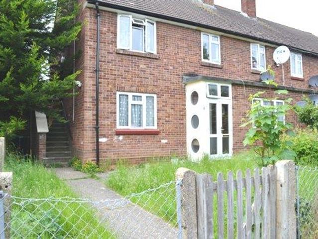 Flat for rent in Slough
