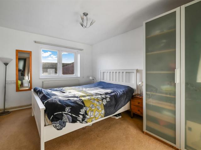 Flat for rent in London Borough of Merton, Greater London