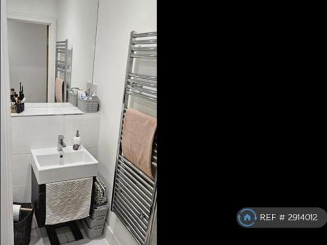 Flat for rent in Daws Hill, Cressex