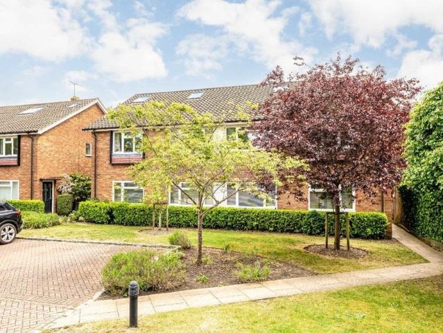 Flat for rent in Hampton, Greater London