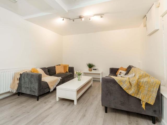 Flat for rent in Devonshire, Sheffield