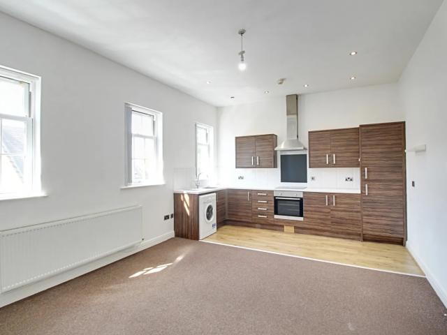 Flat for rent in Calderstones