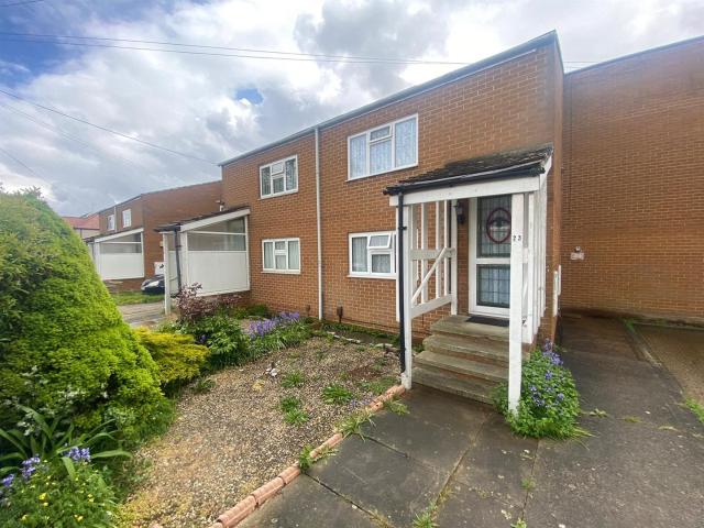 Flat for rent in London Borough of Hillingdon, Greater London