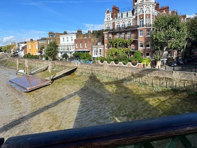 Flat for rent in London Borough of Hammersmith and Fulham, Greater London