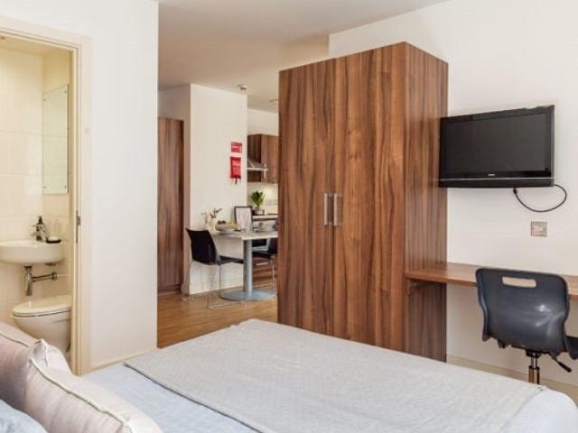 Flat for rent in Stokes Croft, Bristol