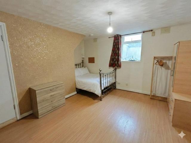 Flat for rent in Great Horton, West Yorkshire