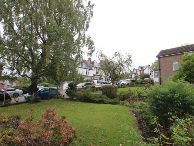 Flat for rent in Banner Cross, Sheffield