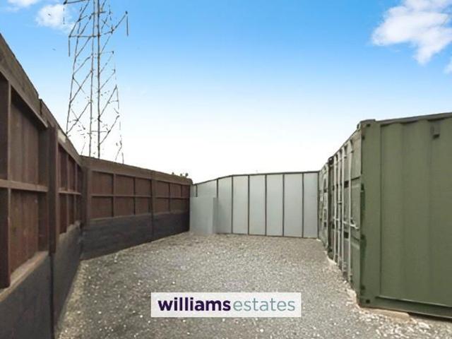 Flat for rent in Connah's Quay, Wales