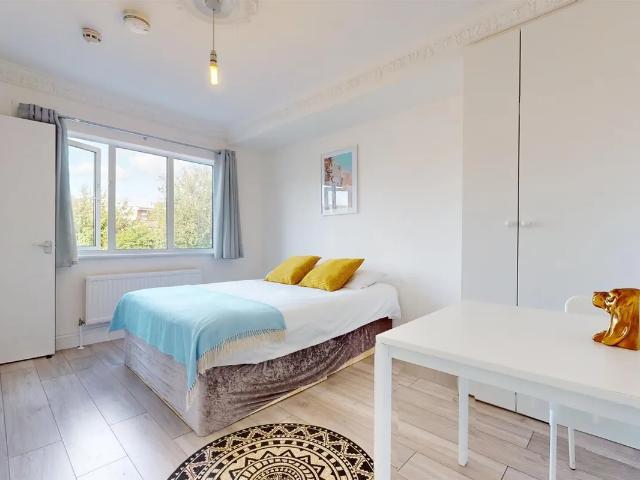 Flat for rent in Dollis Hill, Greater London