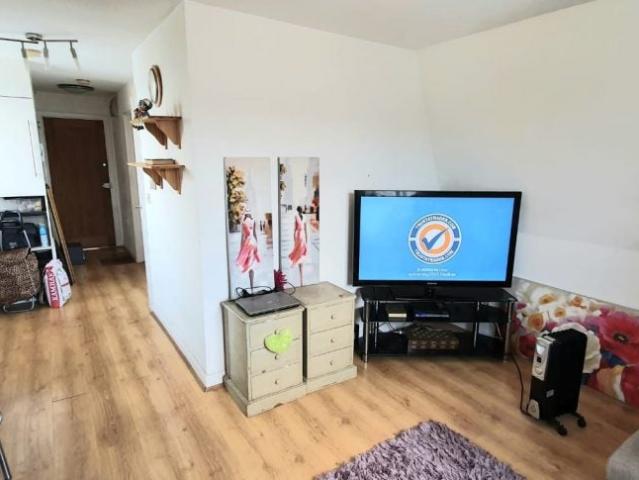 Flat for rent in West Finchley, Greater London