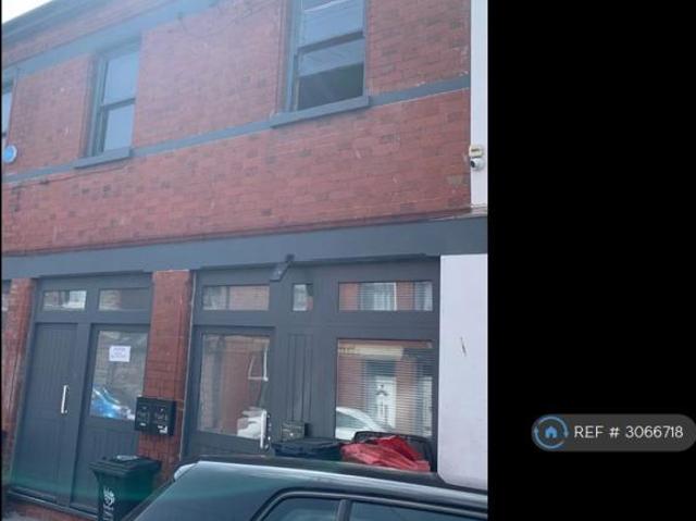 Flat for rent in Commercial Road, Newport