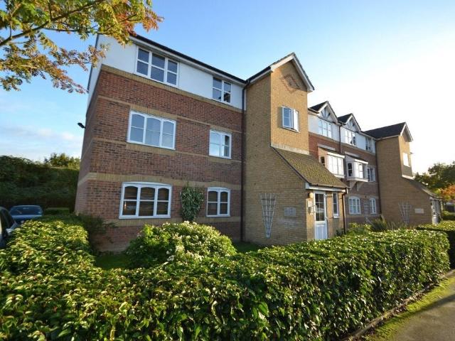Flat for rent in Tolworth, Greater London