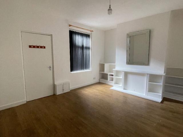 Flat for rent in Harehills, West Yorkshire