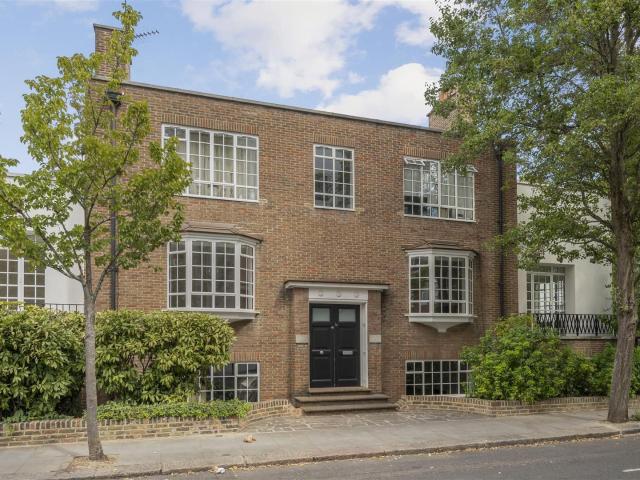 Flat for rent in South Kensington, Greater London