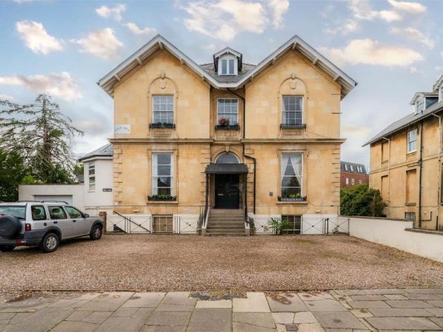 Flat for rent in Golden Valley, Gloucestershire