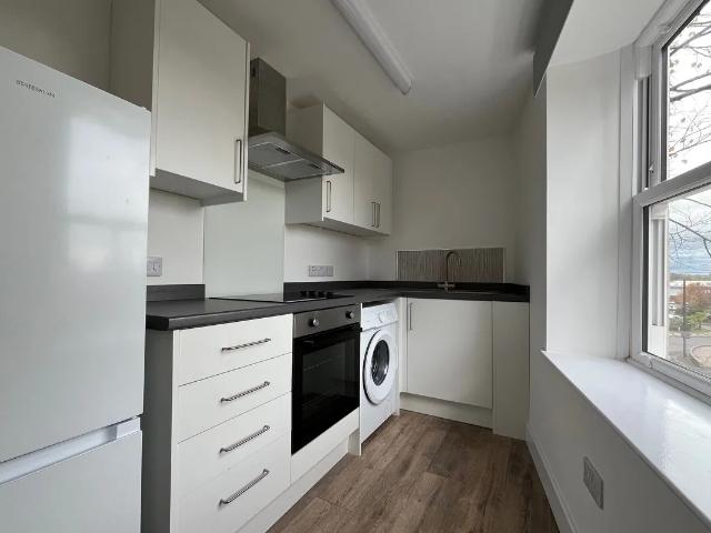 Flat for rent in The Wharf, Beamhurst