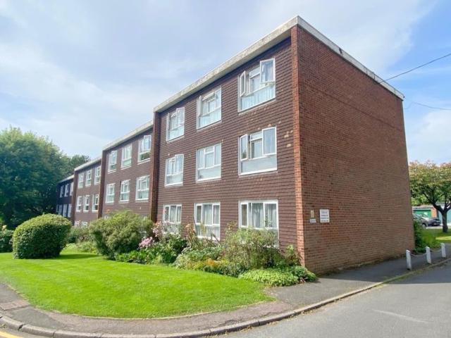 Flat for rent in Bushey, Bushey Heath
