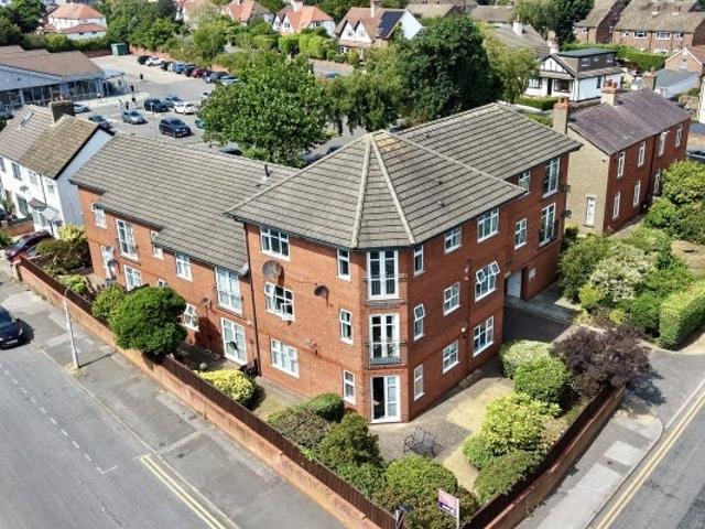 Flat for rent in Heswall, Wirral