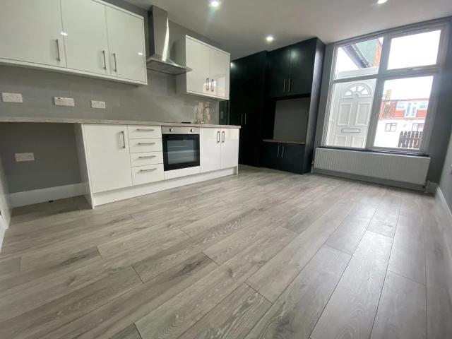 Flat for rent in London Borough of Lewisham, Greater London