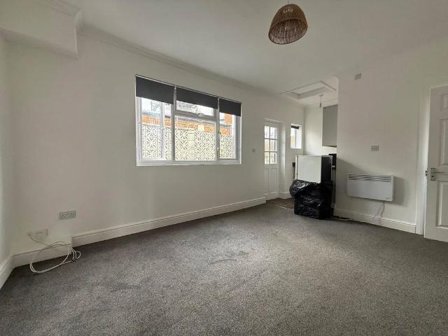 Flat for rent in London Borough of Lewisham, Greater London