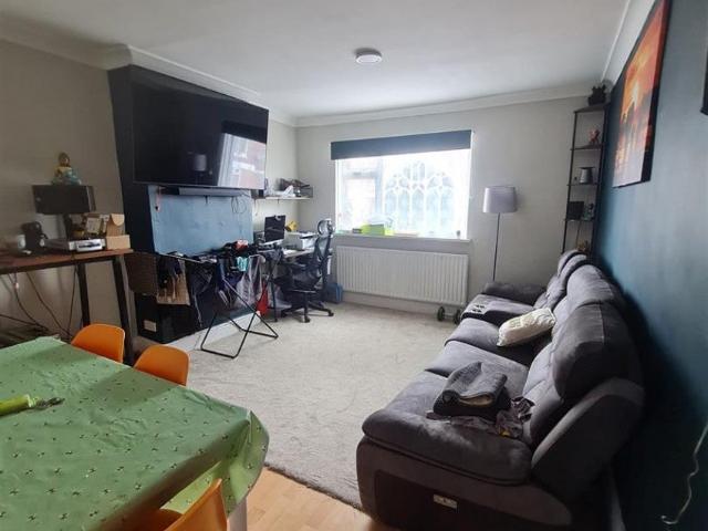 Flat for rent in Dalestorth, East Midlands