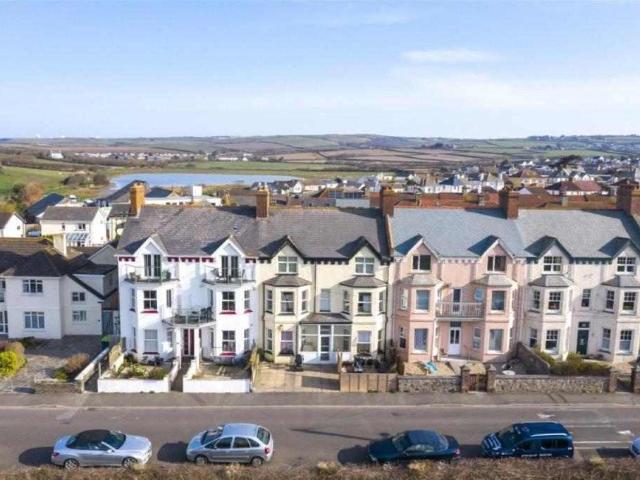 Flat for rent in Flexbury, Cornwall