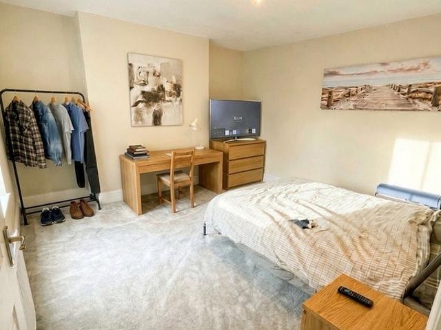 Flat for rent in Upper Tooting, Greater London