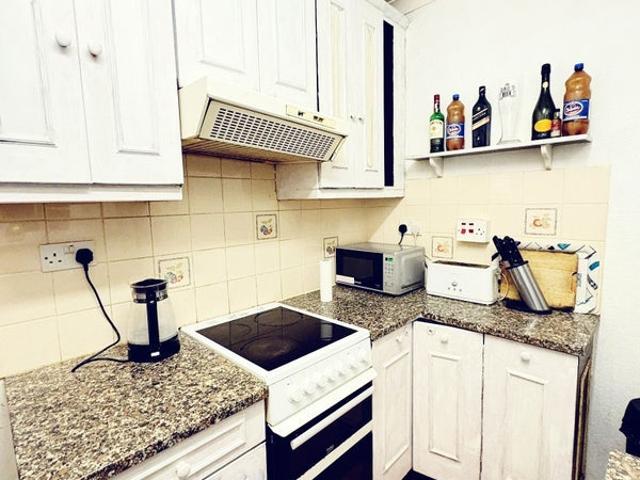 Flat for rent in Manor Park, Epsom