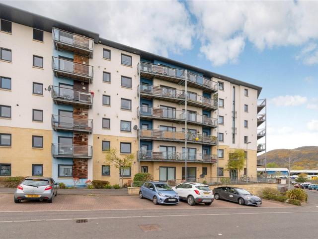 Flat for rent in Bingham, Craigmillar