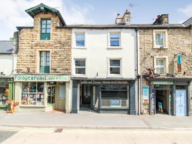 Flat for rent in Greenfoot, Settle