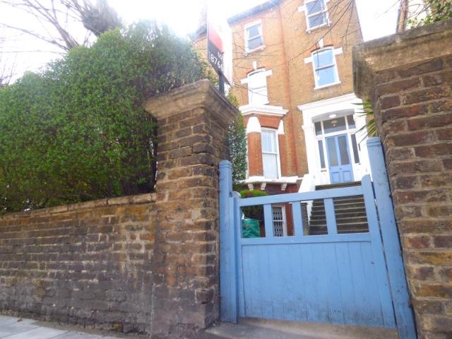 Flat for rent in Herne Hill, Greater London