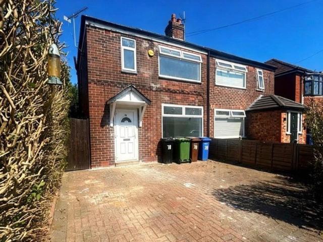 Flat for rent in Reddish, Greater Manchester