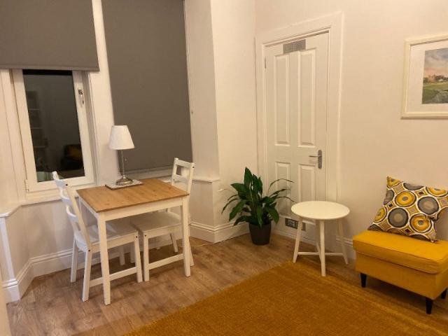 Flat for rent in Mayfield, Newington