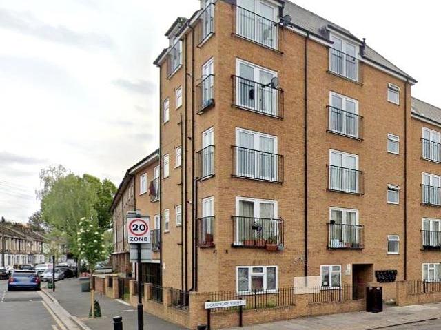 Flat for rent in Plaistow, Greater London