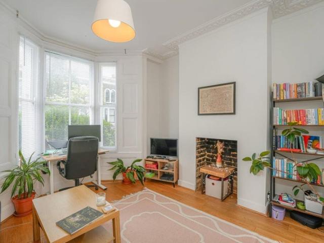 Flat for rent in Homerton, Greater London