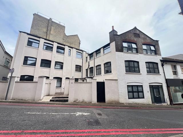 Flat for rent in Spring Park, Luton