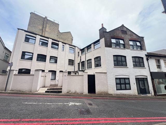 Flat for rent in Spring Park, Luton