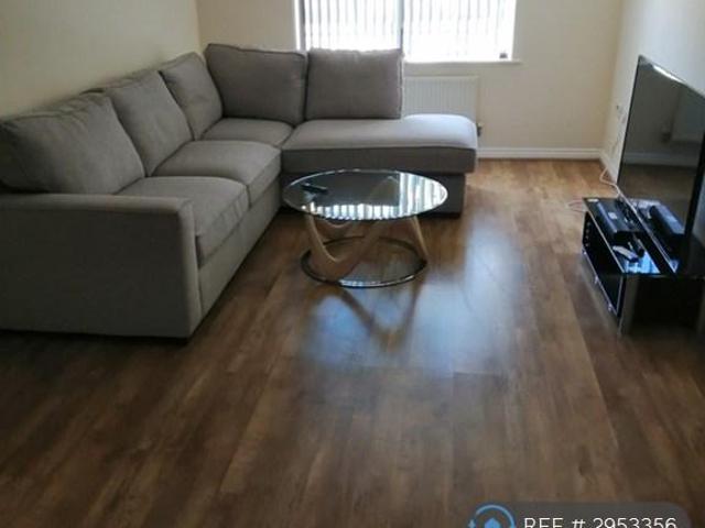 Flat for rent in Overslade, New Bilton