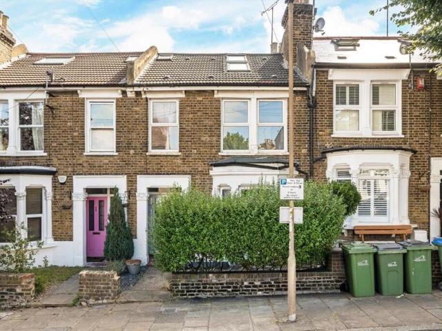Flat for rent in Royal Borough of Greenwich, Greater London
