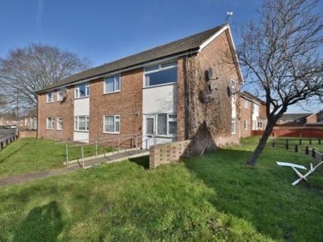 Flat for rent in Rossmore, Cheshire