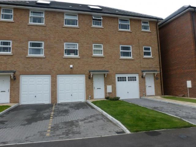 Flat for rent in Cippenham, Slough