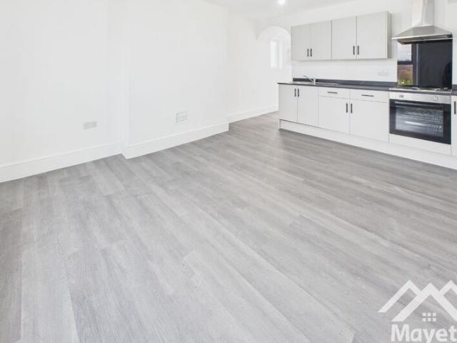 Flat for rent in Queen's Park, Blackburn