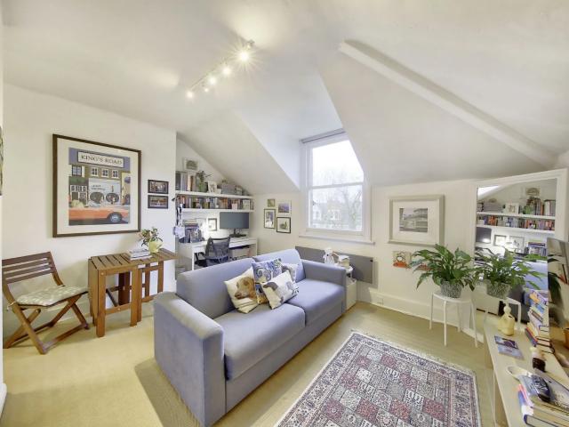 Flat for rent in Earlsfield, Greater London