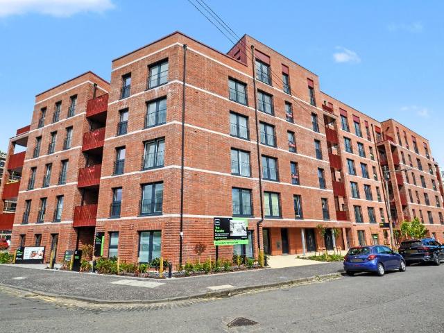 Flat for rent in New Cathcart, Langside