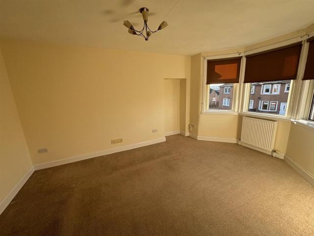Flat for rent in Braedale, Motherwell