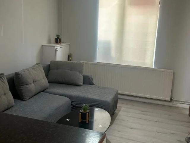 Flat for rent in Hayes, Greater London