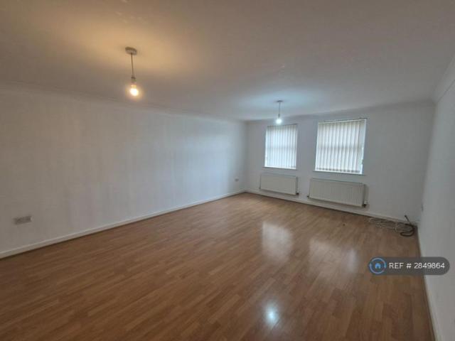 Flat for rent in Knotty Ash, Calderstones