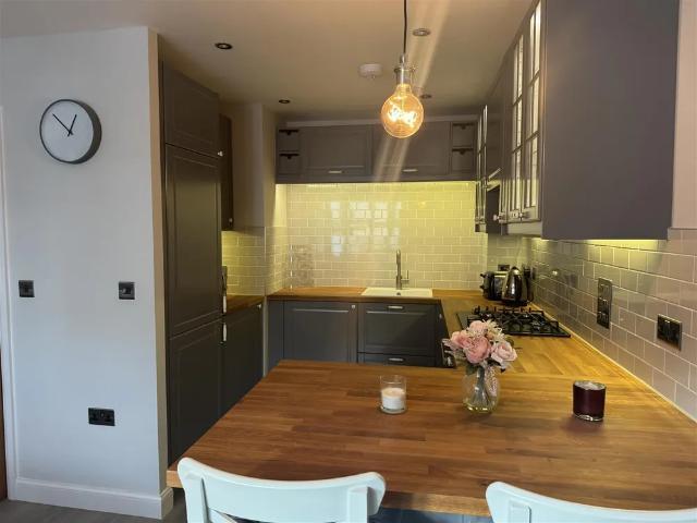 Flat for rent in Firepool, Rumwell