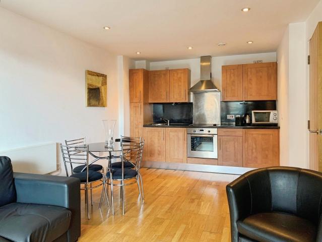 Flat for rent in Richmond Hill, West Yorkshire